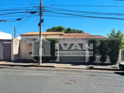 Casa com 4 Quartos à venda, 126m² no Santa Mônica, Uberlândia
