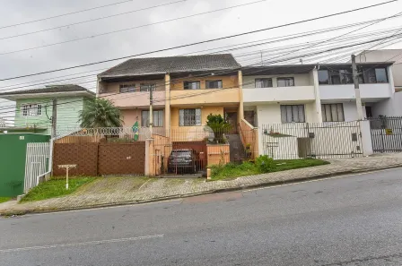 Sobrado com 4 Quartos à venda, 231m² no Uberaba, Curitiba
