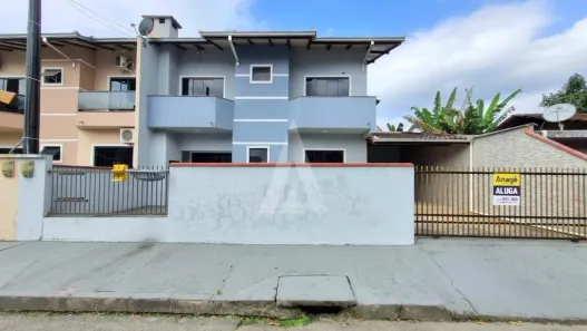 Casa com 2 Quartos para alugar, 102m² no Floresta, Joinville