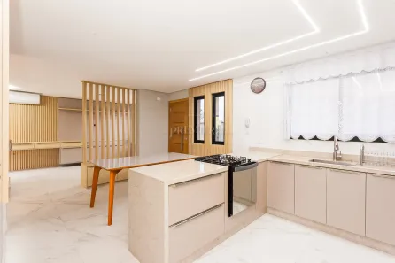 Sobrado com 3 Quartos para alugar, 176m² no Portão, Curitiba