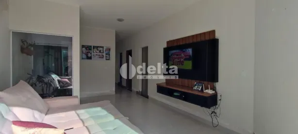 Casa com 3 Quartos à venda, 100m² no Laranjeiras, Uberlândia