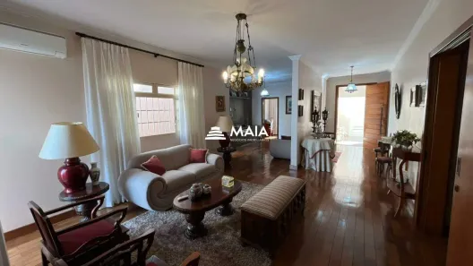Casa com 3 Quartos à venda, 251m² no Vila Olímpica, Uberaba