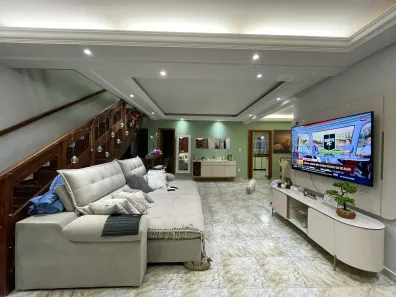 Sobrado com 3 Quartos à venda, 400m² no Taguatinga Norte, Brasília