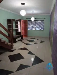 Sobrado com 3 Quartos à venda, 350m² no Taboão, Diadema