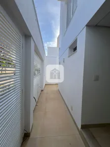 Casa com 3 Quartos à venda, 357m² no Jardim Karaíba, Uberlândia