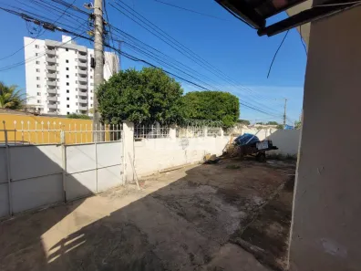 Casa com 7 Quartos à venda, 300m² no Presidente Roosevelt, Uberlândia