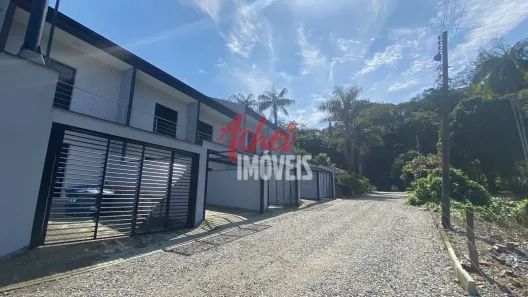 Casa com 2 Quartos para alugar, 58m² no Iririú, Joinville