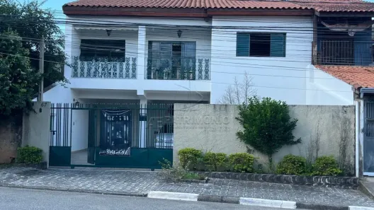 Sobrado com 3 Quartos à venda, 249m² no Vila Domingues, Votorantim
