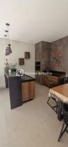 Casa com 3 Quartos para alugar, 190m² no Santa Rosa, Uberlândia