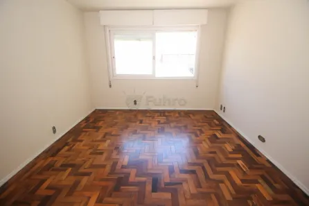 Apartamento com 2 Quartos para alugar, 75m² no Centro, Pelotas