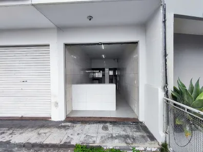 Ponto Comercial para alugar, 30m² no Novo Mundo, Curitiba