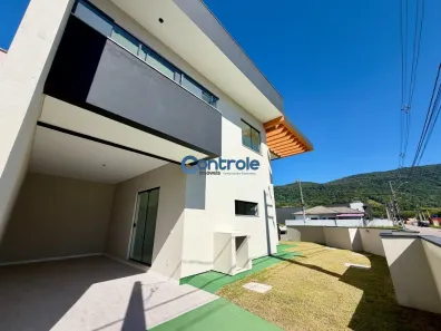 Sobrado com 3 Quartos à venda, 189m² no Forquilhas, São José