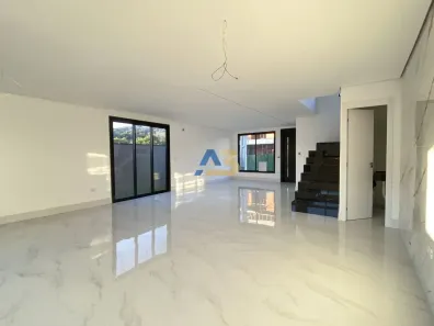Casa de Condomínio com 3 Quartos para alugar, 171m² no Santa Cândida, Curitiba