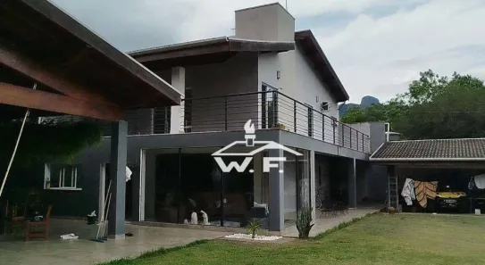 Fazenda/Sítio com 4 Quartos à venda, 700m² no Pedrinha, Guaratinguetá
