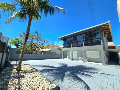 Sobrado com 4 Quartos à venda, 285m² no Centro, Barra Velha