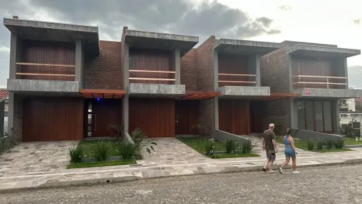 Sobrado com 4 Quartos à venda, 180m² no Capão Novo, Capão da Canoa