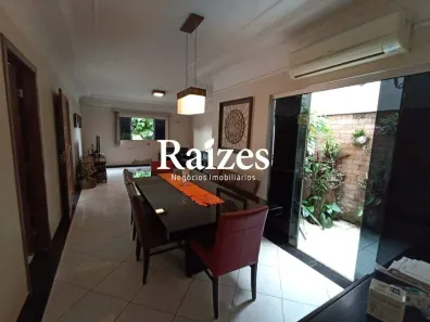 Casa com 3 Quartos à venda, 185m² no Jardim Holanda, Uberlândia