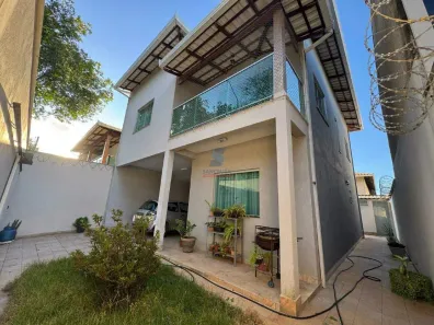 Casa com 3 Quartos à venda, 179m² no Sapucaias III, Contagem