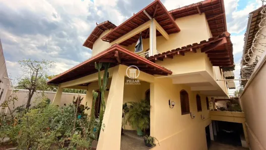 Casa com 5 Quartos à venda, 419m² no Jardim São Luiz, Montes Claros