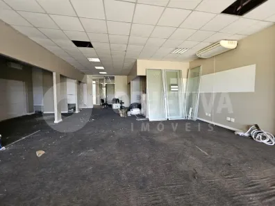 Sala Comercial para alugar, 208m² no Vigilato Pereira, Uberlândia