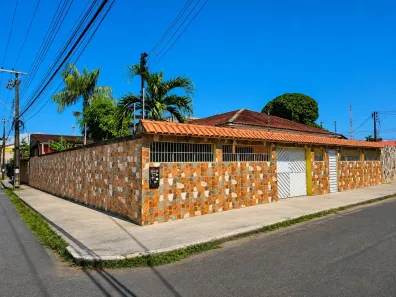 Casa com 4 Quartos à venda, 295m² no Planalto, Manaus