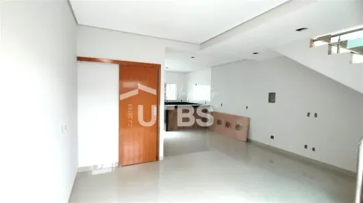 Sobrado com 3 Quartos à venda, 108m² no Laranjeiras, Uberlândia