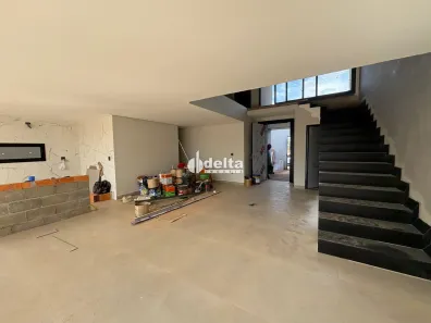 Casa com 3 Quartos à venda, 198m² no Novo Mundo, Uberlândia
