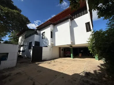 Sobrado com 4 Quartos à venda, 324m² no Uruguai, Teresina