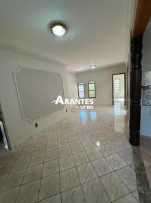 Casa com 3 Quartos à venda, 154m² no Santa Mônica, Uberlândia