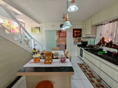 Sobrado com 3 Quartos para venda ou aluguel, 100m² no Jardim Semiramis, Cotia