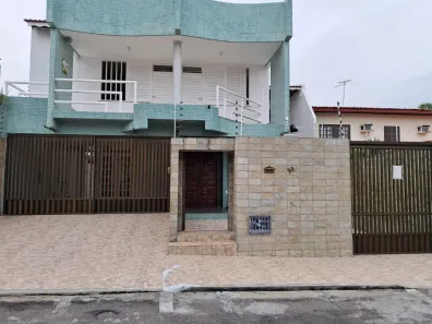 Casa com 4 Quartos à venda, 180m² no Inácio Barbosa, Aracaju