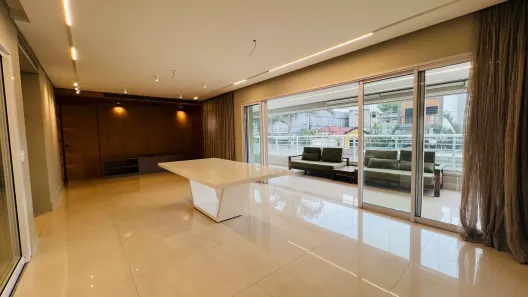 Apartamento com 3 Quartos para alugar, 240m² no Vila Gomes Cardim, São Paulo