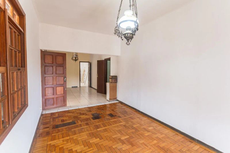 Casa com 6 quartos — Santo Antônio, Belo Horizonte