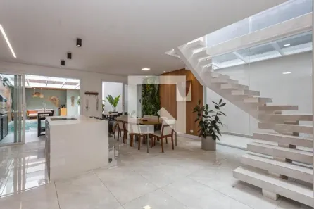 Casa com 3 Quartos à venda, 200m² no Vila Moinho Velho, São Paulo