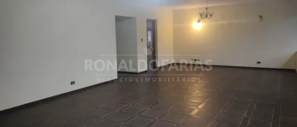 Sobrado com 4 Quartos à venda, 500m² no Interlagos, São Paulo