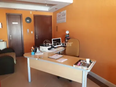 Sala Comercial à venda, 30m² no Passo da Areia, Porto Alegre