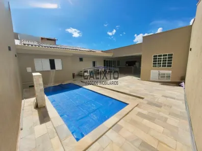 Casa com 4 Quartos à venda, 295m² no Santa Mônica, Uberlândia