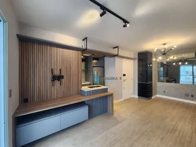 Apartamento com 2 Quartos para alugar, 74m² no Centro, Florianópolis