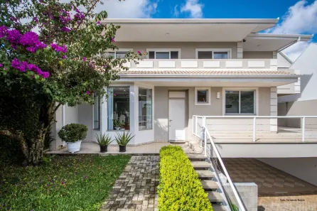 Casa com 3 Quartos para alugar, 431m² no Santa Felicidade, Curitiba