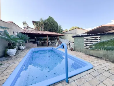 Casa com 3 Quartos à venda, 270m² no São Gotardo, Contagem