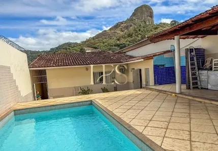 Sobrado com 3 Quartos à venda, 284m² no Santa Cecília, Vitória