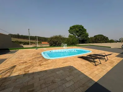 Fazenda/Sítio com 3 Quartos à venda, 230m² no Jardim Santo Inácio (Rubião Junior), Botucatu