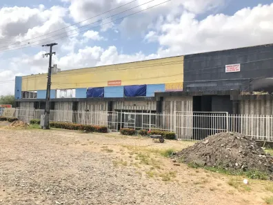 Galpão/Depósito/Armazém para venda ou aluguel, 2500m² no Centro, Caucaia