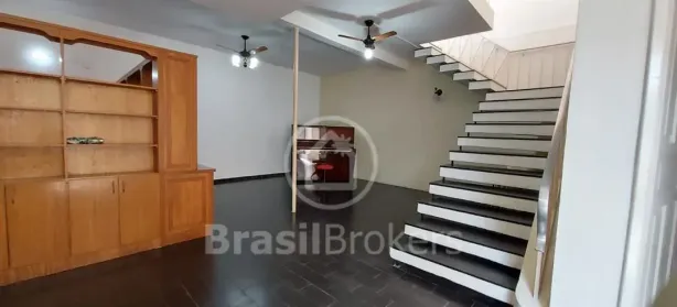Casa de Condomínio com 5 Quartos à venda, 209m² no Ramos, Rio de Janeiro
