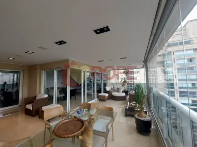 Apartamento com 3 Quartos para alugar, 237m² no Vila Nova Conceição, São Paulo