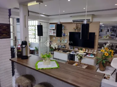 Casa com 3 Quartos à venda, 216m² no Medianeira, Porto Alegre