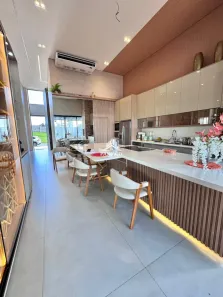 Casa com 3 Quartos para alugar, 210m² no Petrópolis, Várzea Grande