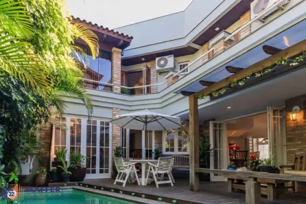 Casa com 3 Quartos à venda, 350m² no Chácara das Pedras, Porto Alegre