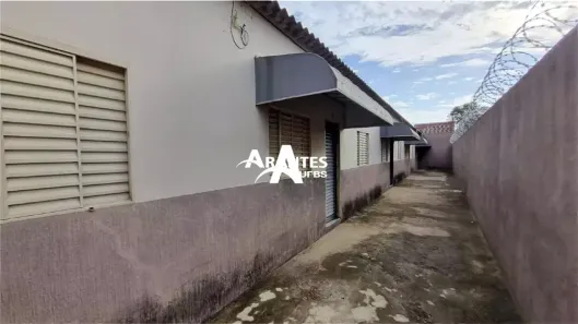 Casa com 2 Quartos à venda, 50m² no Lagoinha, Uberlândia