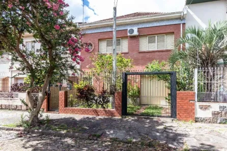 Casa com 2 Quartos à venda, 118m² no Medianeira, Porto Alegre